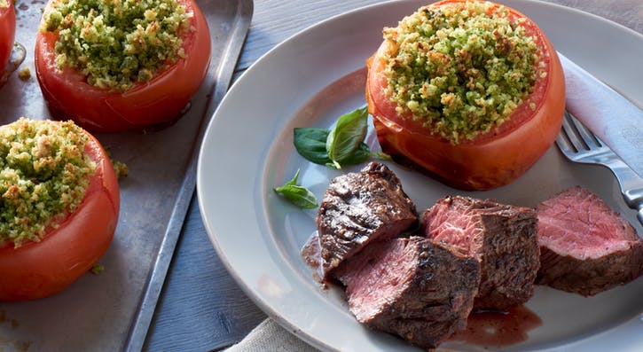 STEAK D'ONGLET ET TOMATES FARCIES