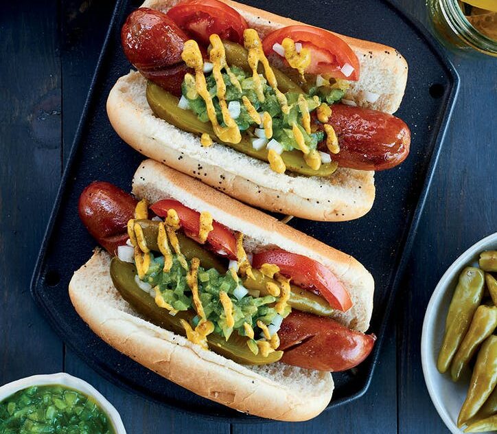 HOT DOGS STYLE CHICAGO