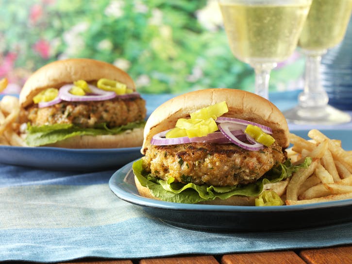 BURGERS AUX CREVETTES CAJUN À SAUCE TARTARE