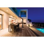 Low Res_JPG-NEOFV80IH_Freestandheater_Life_Ang_L_outdoor-dining-modern-backyard